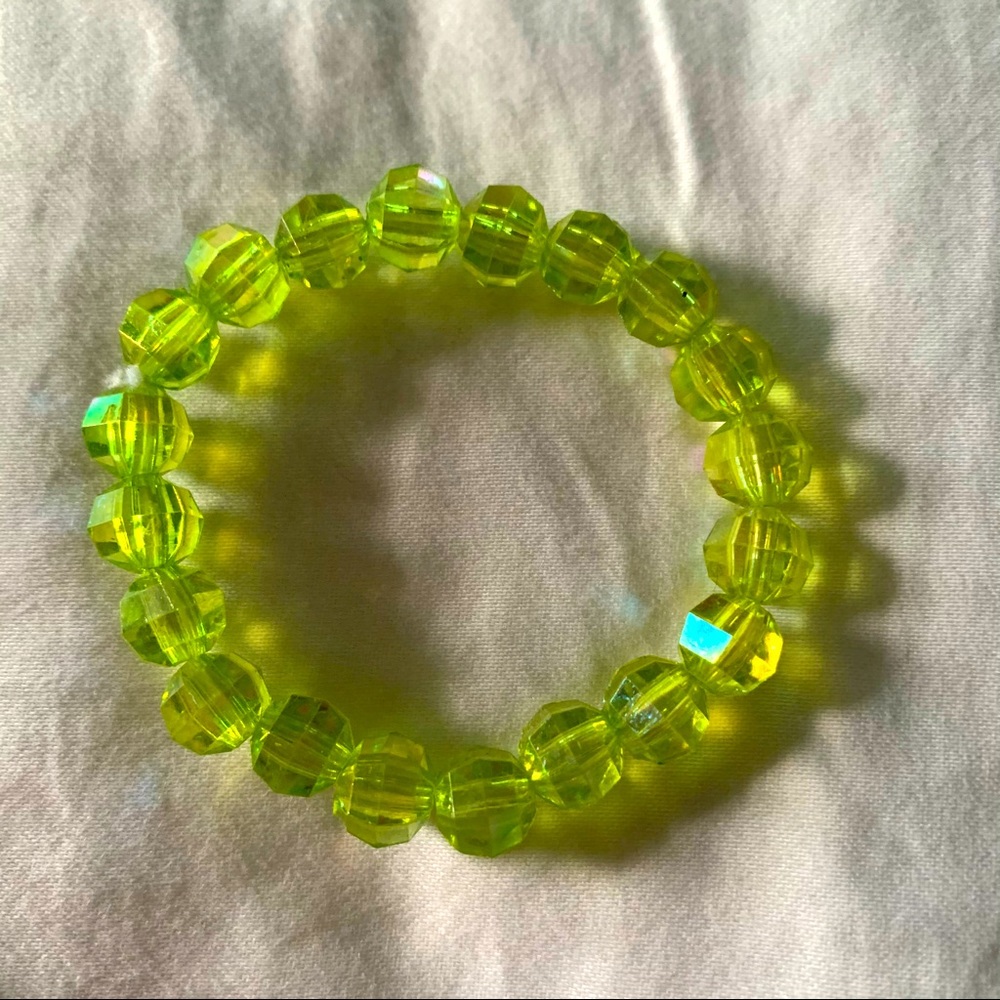 Light Green Peridot Color Beaded Bracelet